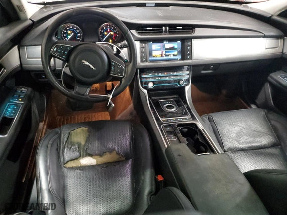 2016 Jaguar XF 35t Prestige with VIN SAJBK4BV7GCY20167, listed as a Copart auction lot 44058185 with NaN miles and Clean Title. Bid and sale history available at carsss.com. Image 8.