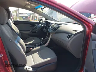 2015 Hyundai Elantra SE z VIN 5NPDH4AE0FH572449, wystawiony jako IAAI lot #42277782 z przebiegiem 128 619 mil mil oraz . Historia ofert i sprzedaży dostępna na DreamBid. Obrazek 5.