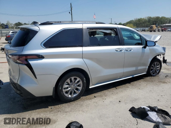 2024 Toyota Sienna XLE z VIN 5TDYRKEC5RS212975, wystawiony jako Copart lot #50904095 z przebiegiem Nie podano mil oraz Szkoda całkowita • Salvage title. Historia ofert i sprzedaży dostępna na DreamBid. Obrazek 3.