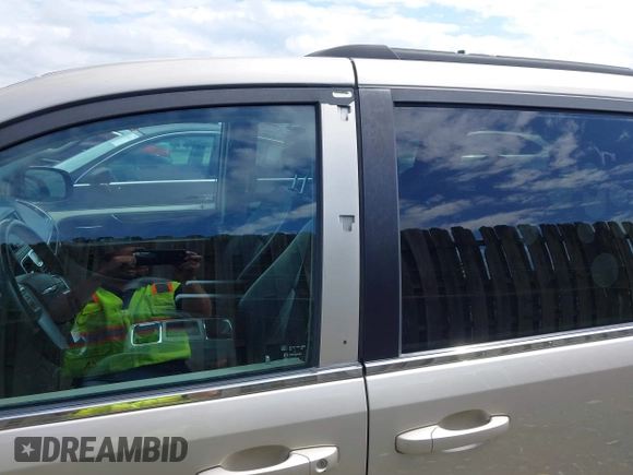 2014 Chrysler Town & Country Touring with VIN 2C4RC1BG2ER413257, listed as a IAAI auction lot 42181370 with 163,374 mi miles and . Bid and sale history available at DreamBid. Image 6.