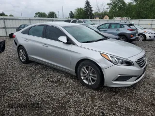 2017 Hyundai Sonata 2.4L z VIN 5NPE24AF2HH466215, wystawiony jako Copart lot #58023875 z przebiegiem 141 636 mil mil oraz Czysty tytuł • Clean title. Historia ofert i sprzedaży dostępna na DreamBid. Obrazek 4.