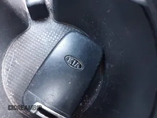 2013 Kia Sorento EX z VIN 5XYKUDA22DG413039, wystawiony jako IAAI lot #42197700 z przebiegiem 132 381 mil mil oraz . Historia ofert i sprzedaży dostępna na DreamBid. Obrazek 11.