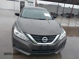 2017 Nissan Altima S z VIN 1N4AL3AP1HC189184, wystawiony jako IAAI lot #42073216 z przebiegiem 136 633 mil mil oraz . Historia ofert i sprzedaży dostępna na DreamBid. Obrazek 12.