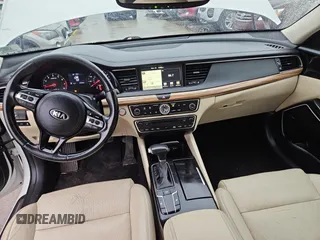 2017 Kia Cadenza Premium with VIN KNALC4J17H5049226, listed as a Copart auction lot 82413564 with 172,903 mi miles and Clean Title. Bid and sale history available at carsss.com. Image 9.