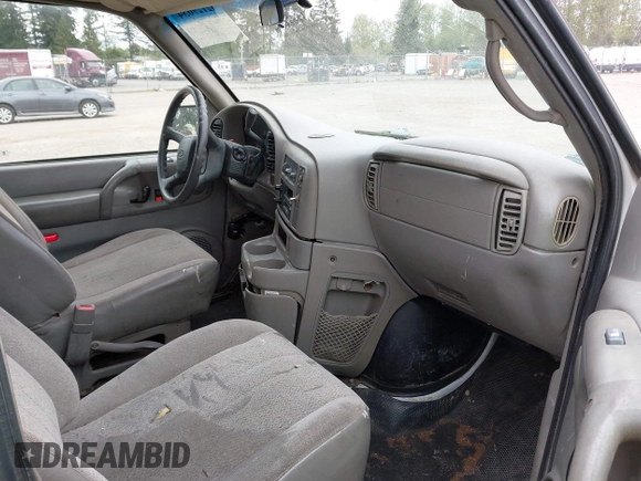 2003 Chevrolet Astro Cargo with VIN 1GCDL19X13B146091, listed as a IAAI auction lot 42129634 with 259,720 mi miles and . Bid and sale history available at DreamBid. Image 5.