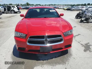 2013 Dodge Charger SE z VIN 2C3CDXBG1DH591742, wystawiony jako Copart lot #58427145 z przebiegiem 77 307 mil mil oraz Tytuł czysty. Historia ofert i sprzedaży dostępna na DreamBid. Obrazek 5.