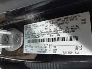 2020 Ford Escape SE with VIN 1FMCU0G67LUB94143, listed as a IAAI auction lot 42033681 with 34,180 mi miles and . Bid and sale history available at carsss.com. Image 9.