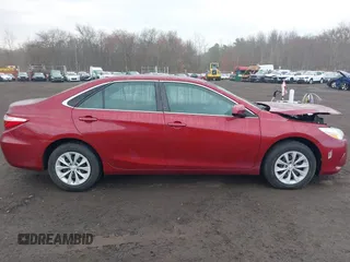 2015 Toyota Camry XLE with VIN 4T1BF1FK8FU983576, listed as a IAAI auction lot 41910503 with 62,941 mi miles. Bid and sale history available at carsss.com. Image 13.