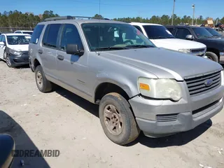 2006 Ford Explorer XLS with VIN 1FMEU62EX6UA48060, listed as a IAAI auction lot 41663300 with 227,296 mi miles. Bid and sale history available at carsss.com. Image 1.