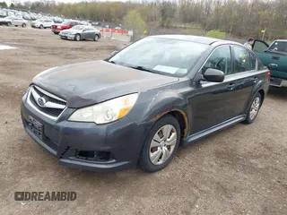 2011 Subaru Legacy 2.5i z VIN 4S3BMCA61B3239799, wystawiony jako IAAI lot #42099808 z przebiegiem 166 678 mil mil oraz . Historia ofert i sprzedaży dostępna na DreamBid. Obrazek 2.
