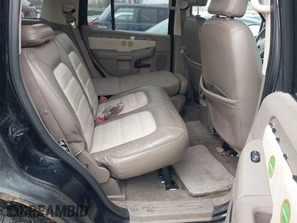 2002 Ford Explorer Eddie Bauer z VIN 1FMZU74E82UA67267, wystawiony jako IAAI lot #42030007 z przebiegiem 235 253 mil mil oraz . Historia ofert i sprzedaży dostępna na DreamBid. Obrazek 8.