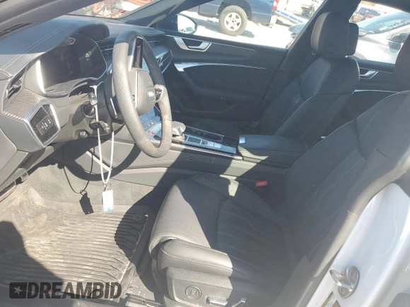 2024 Audi S7 Prestige z VIN WAUSFBF22RN048432, wystawiony jako Copart lot #56690455 z przebiegiem 11 055 mil mil oraz Szkoda całkowita • Salvage title. Historia ofert i sprzedaży dostępna na DreamBid. Obrazek 7.