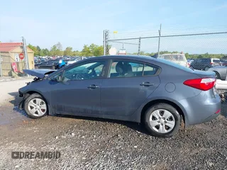 2016 Kia Forte LX z VIN KNAFK4A68G5477333, wystawiony jako IAAI lot #42196777 z przebiegiem 77 805 mil mil oraz . Historia ofert i sprzedaży dostępna na DreamBid. Obrazek 15.