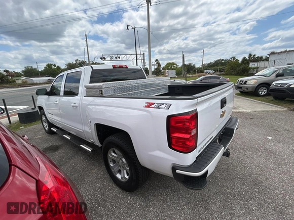 2018 Chevrolet Silverado 1500 LT with VIN 3GCUKREC4JG432719, listed as a Copart auction lot 52822625 with 161,100 mi miles and Clean Title. Bid and sale history available at carsss.com. Image 3.