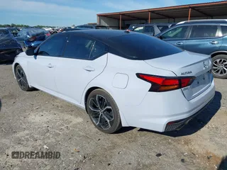 2024 Nissan Altima SR z VIN 1N4BL4CV9RN398846, wystawiony jako IAAI lot #42210282 z przebiegiem 4 973 mil mil oraz . Historia ofert i sprzedaży dostępna na DreamBid. Obrazek 3.
