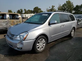 2008 Kia Sedona LX with VIN KNDMB233186194012, listed as a Copart auction lot 70879304 with 294,791 mi miles and Salvage Title. Bid and sale history available at carsss.com. Image 1.