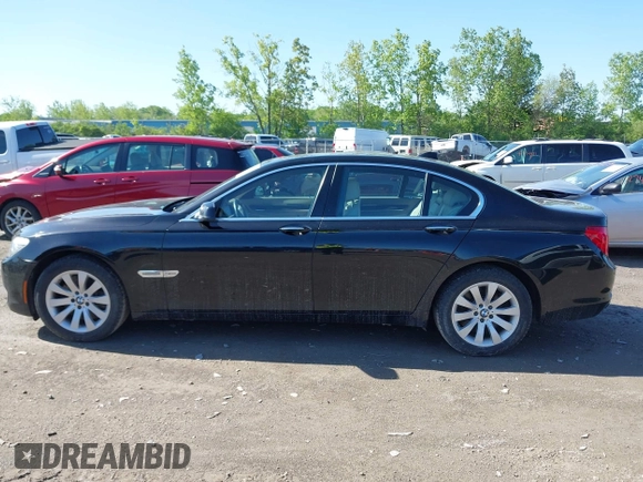 2010 BMW 7 Series 750i xDrive z VIN WBAKC6C50ACL67892, wystawiony jako IAAI lot #42275789 z przebiegiem 168 245 mil mil oraz . Historia ofert i sprzedaży dostępna na DreamBid. Obrazek 14.