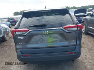2021 Toyota RAV4 LE z VIN 2T3H1RFV5MC155993, wystawiony jako IAAI lot #42259037 z przebiegiem 79 719 mil mil oraz . Historia ofert i sprzedaży dostępna na DreamBid. Obrazek 16.