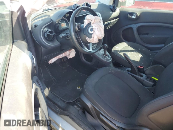 2017 Smart fortwo Pure with VIN WMEFJ5DA0HK176622, listed as a Copart auction lot 51644835 with 59,924 mi miles and Salvage Title. Bid and sale history available at DreamBid. Image 8.