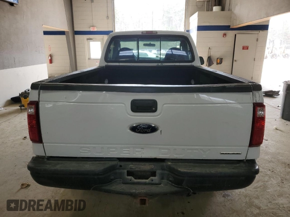 2003 Ford F-250 XL z VIN 3FTNF20L43MB35476, wystawiony jako Copart lot #47252475 z przebiegiem 434 412 mil mil oraz Czysty tytuł • Clean title. Historia ofert i sprzedaży dostępna na DreamBid. Obrazek 10.