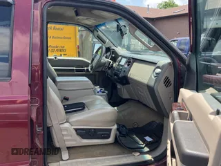 2008 Ford F-250 XL z VIN 1FTSW21568EB00082, wystawiony jako Copart lot #62956565 z przebiegiem 240 495 mil mil oraz Czysty tytuł • Clean title. Historia ofert i sprzedaży dostępna na DreamBid. Obrazek 5.