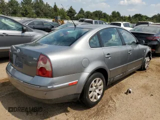 2003 Volkswagen Passat z VIN WVWPH63B83P389277, wystawiony jako Copart lot #66245594 z przebiegiem 108 579 mil mil oraz Szkoda całkowita • Salvage title. Historia ofert i sprzedaży dostępna na DreamBid. Obrazek 3.