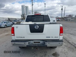 2011 Nissan Titan Pro-4X z VIN 1N6BA0EC8BN307959, wystawiony jako IAAI lot #41837097 z przebiegiem 160 672 mil mil oraz . Historia ofert i sprzedaży dostępna na DreamBid. Obrazek 17.