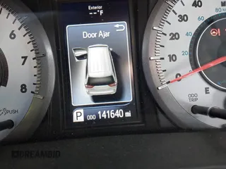 2015 Toyota Sienna SE with VIN 5TDXK3DC3FS682327, listed as a IAAI auction lot 41983156 with 141,640 mi miles. Bid and sale history available at carsss.com. Image 15.
