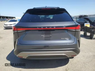 2024 Lexus RX 350 z VIN 2T2BAMCA3RC074903, wystawiony jako Copart lot #52635785 z przebiegiem 4 381 mil mil oraz Szkoda całkowita • Salvage title. Historia ofert i sprzedaży dostępna na DreamBid. Obrazek 6.