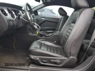 2011 Ford Mustang GT z VIN 1ZVBP8CF4B5106716, wystawiony jako Copart lot #50495665 z przebiegiem 109 779 mil mil oraz Szkoda całkowita • Salvage title. Historia ofert i sprzedaży dostępna na DreamBid. Obrazek 7.