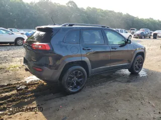 2015 Jeep Cherokee Trailhawk z VIN 1C4PJMBS6FW652001, wystawiony jako Copart lot #62344785 z przebiegiem 165 473 mil mil oraz Szkoda całkowita • Salvage title. Historia ofert i sprzedaży dostępna na DreamBid. Obrazek 3.