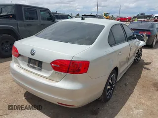2011 Volkswagen Jetta SE с VIN 3VWBZ7AJ5BM396034, выставлен на аукционе IAAI как лот 42224986 с пробегом 208 344 миль миль и . История ставок и продаж доступна на DreamBid. Изображение 4.