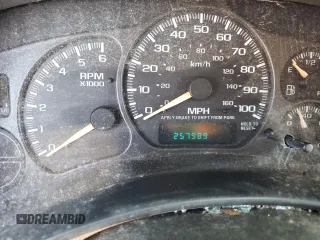 2002 Chevrolet Tahoe LT z VIN 1GNEK13T42R152851, wystawiony jako Copart lot #67958403 z przebiegiem 257 989 mil mil oraz Szkoda całkowita • Salvage title. Historia ofert i sprzedaży dostępna na DreamBid. Obrazek 9.