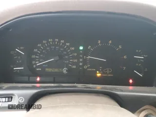2002 Lexus LX 470 z VIN JTJHT00W923514121, wystawiony jako Copart lot #87761105 z przebiegiem 247 752 mil mil oraz Szkody całkowita. Historia ofert i sprzedaży dostępna na DreamBid. Obrazek 9.