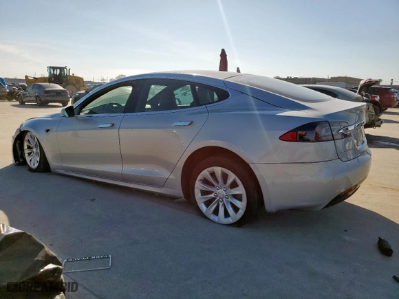 2018 Tesla Model S 75D with VIN 5YJSA1E24JF263536, listed as a Copart auction lot 45871445 with NaN miles and Clean Title. Bid and sale history available at carsss.com. Image 2.