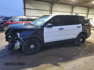 2016 Ford Utility Police Interceptor with VIN 1FM5K8ARXGGD32942, listed as a Copart auction lot 83344034 with 102,355 mi miles and Salvage Title. Bid and sale history available at carsss.com. Image 1.