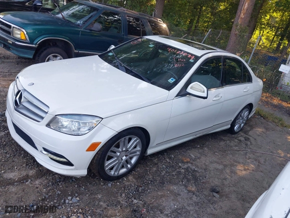 2008 Mercedes-Benz C-Class 3.0L Sport with VIN WDDGF54X48R022453, listed as a IAAI auction lot 40173089 with 240,772 mi miles. Bid and sale history available at carsss.com. Image 2.