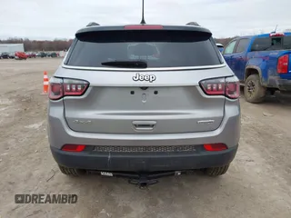 2018 Jeep Compass Latitude with VIN 3C4NJDBB1JT303009, listed as a IAAI auction lot 42012766 with 161,463 mi miles. Bid and sale history available at carsss.com. Image 16.