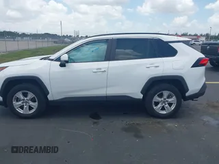2021 Toyota RAV4 XLE with VIN 2T3W1RFV1MC136218, listed as a IAAI auction lot 42507539 with 32,351 mi miles and . Bid and sale history available at DreamBid. Image 14.