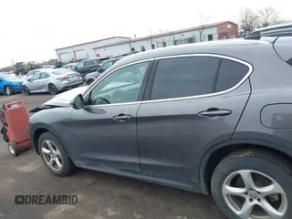 2019 Alfa Romeo Stelvio z VIN ZASPAKAN8K7C40495, wystawiony jako IAAI lot #41693705 z przebiegiem 36 415 mil mil oraz . Historia ofert i sprzedaży dostępna na DreamBid. Obrazek 14.