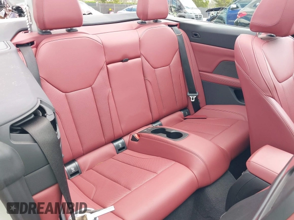 2024 BMW 4 Series 430i z VIN WBA23AT05RCP25894, wystawiony jako IAAI lot #41895019 z przebiegiem 7362 mil mil oraz . Historia ofert i sprzedaży dostępna na DreamBid. Obrazek 8.