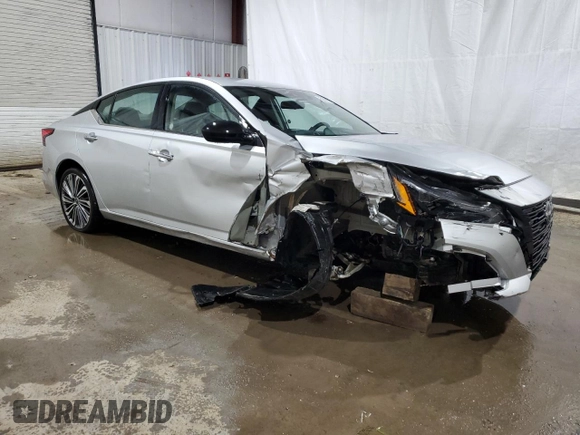 2024 Nissan Altima 2.5 SV with VIN 1N4BL4DV0RN353308, listed as a Copart auction lot 52000595 with 31,929 mi miles and Non Repairable. Bid and sale history available at carsss.com. Image 4.