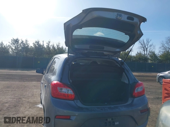 2019 Mitsubishi Mirage ES z VIN ML32A3HJ9KH012935, wystawiony jako IAAI lot #41527398 z przebiegiem 82 413 mil mil oraz . Historia ofert i sprzedaży dostępna na DreamBid. Obrazek 3.