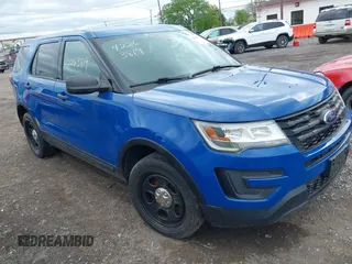 2017 Ford Police Interceptor Utility z VIN 1FM5K8AT9HGC26771, wystawiony jako IAAI lot #42263819 z przebiegiem 132 971 mil mil oraz . Historia ofert i sprzedaży dostępna na DreamBid. Obrazek 1.