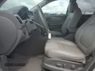 2015 Chevrolet Traverse LTZ z VIN 1GNKRJKD8FJ269524, wystawiony jako Copart lot #56700805 z przebiegiem 110 605 mil mil oraz Szkoda całkowita • Salvage title. Historia ofert i sprzedaży dostępna na DreamBid. Obrazek 7.