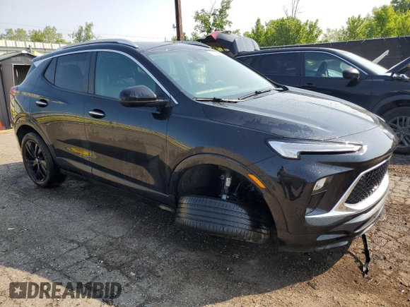 2024 Buick Encore GX Sport Touring с VIN KL4AMESLXRB169418, выставлен на аукционе Copart как лот 60566775 с пробегом 30 167 миль миль и Чистый • Clean title. История ставок и продаж доступна на DreamBid. Изображение 4.