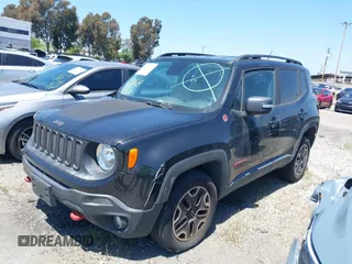 2017 Jeep Renegade Deserthawk z VIN ZACCJBCB4HPF18220, wystawiony jako IAAI lot #41719737 z przebiegiem 87 332 mil mil oraz . Historia ofert i sprzedaży dostępna na DreamBid. Obrazek 23.