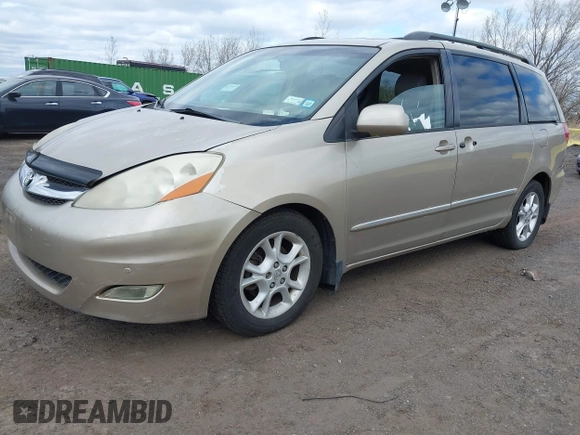 2006 Toyota Sienna XLE with VIN 5TDZA22C76S393704, listed as a IAAI auction lot 42062448 with 170,735 mi miles. Bid and sale history available at carsss.com. Image 2.