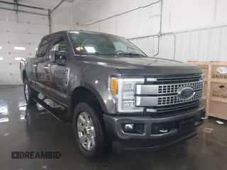 2017 Ford F-250 Lariat z VIN 1FT7W2BT7HEB34308, wystawiony jako IAAI lot #41085466 z przebiegiem 89 030 mil mil oraz . Historia ofert i sprzedaży dostępna na DreamBid. Obrazek 1.