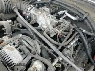 2005 Ford Explorer XLT z VIN 1FMDU73W45ZA03917, wystawiony jako Copart lot #83538424 z przebiegiem 131 226 mil mil oraz Czysty tytuł • Clean title. Historia ofert i sprzedaży dostępna na DreamBid. Obrazek 14.